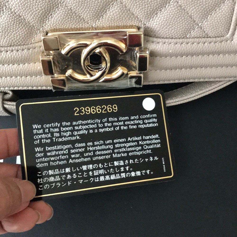 Chanel boy - Picture 5 of 7